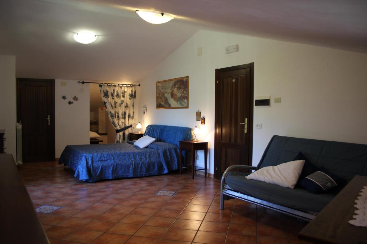 Agriturismo San Martino Bed & Breakfast Monte San Martino Exterior photo